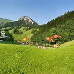 Apartment In Near Slopes